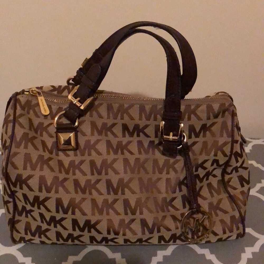 Michael kors satchel handbag